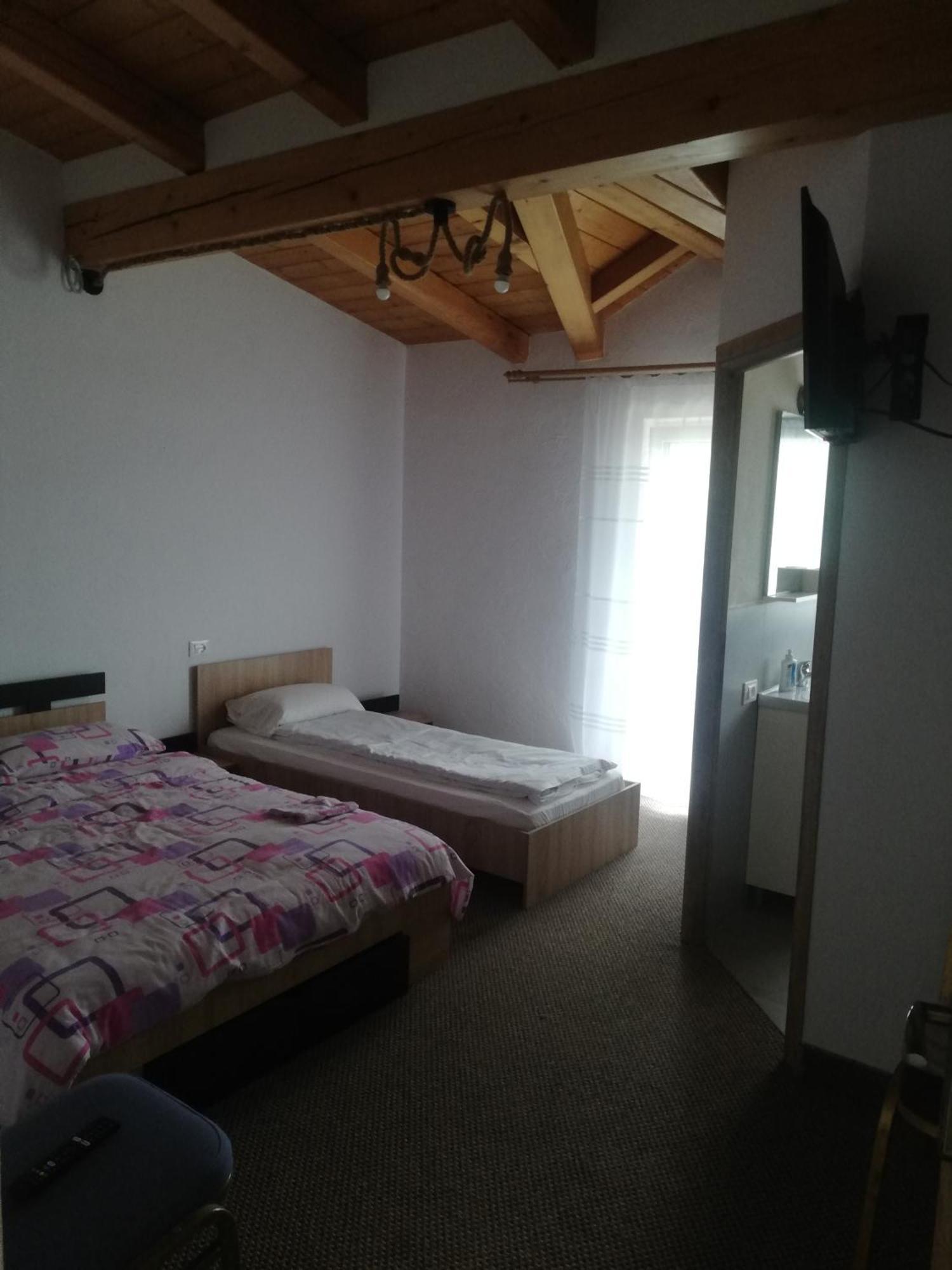 Pensiune Stirbu Borşa Oda fotoğraf